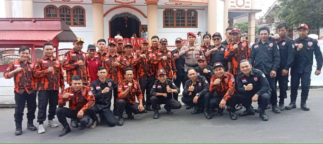 Menjaga Damai di Hari Tuhan: Patroli Hati Nurani Polsek Langowan Barat untuk Ketenteraman Bersama